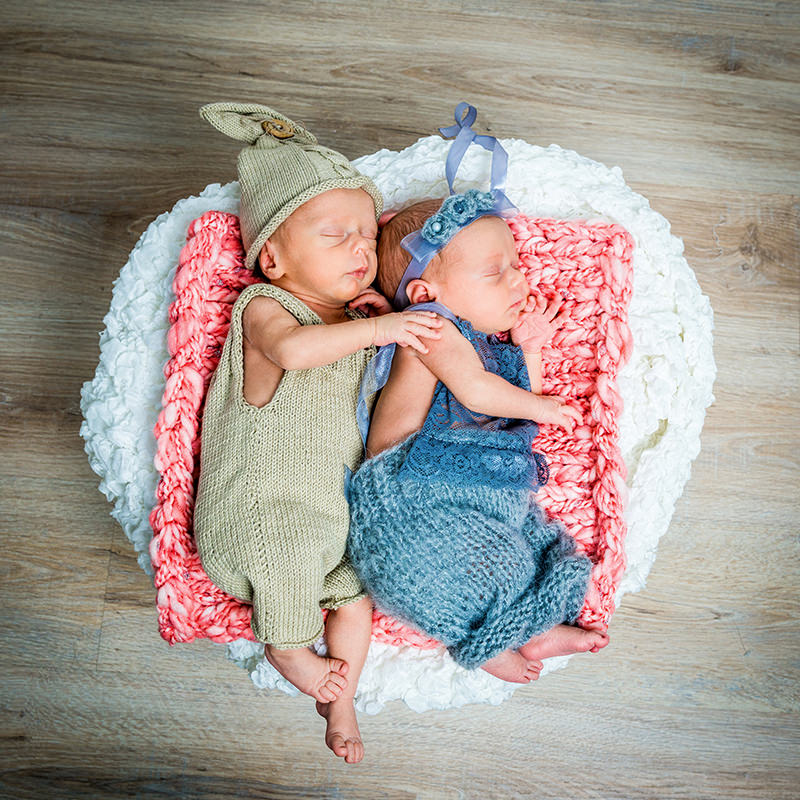 Dressed-up Twins 4 Dressed-up Twins 4